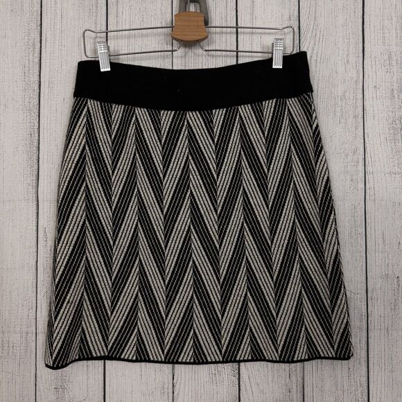 Fenn Wright Manson Women's Large Black & White Chevron Knit Pull-On Skirt - Picture 2 of 5